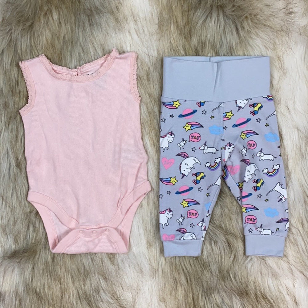 3-6 Month Baby Gap Lace Trimmed Pink Onesie, 4-6 Month H&M Unicorn Rainbow Pants